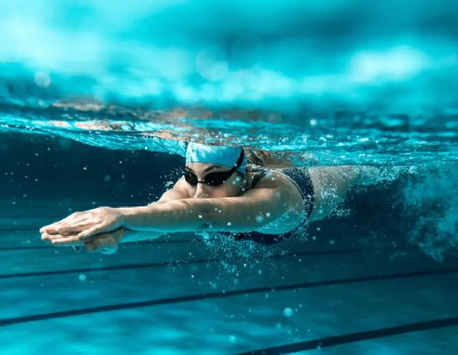 Cosa significa sognare di nuotare a seconda dello stile di nuoto