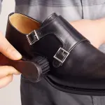 Come lucidare le scarpe? I metodi naturali e fai da te